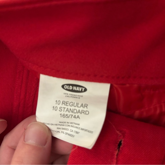 Old Navy Women's Vibrant Red Cropped Pants - Picture 3 of 3